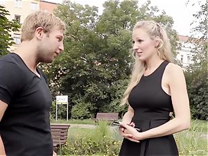 broads ABROAD - super-steamy sex with German blonde tourist